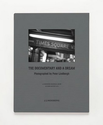 這里永遠(yuǎn)是一個人們生活和相逢的充滿活力的舞臺。Peter Lindbergh就是在這里捕捉那些奇妙的邂逅。