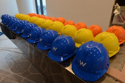 廣州W酒店舉辦獨家預覽活動“尚映會”，其中包含在工地舉辦的創意酒店揭秘之旅。